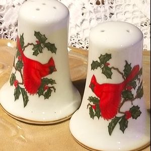 Vintage Lefton Cardinal Salt & Pepper Shakers